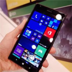 微軟服軟谷歌？Windows Phone未來或?qū)⒓嫒軦ndroid